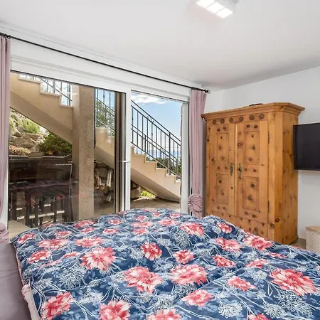 1 Bedroom Stunning In