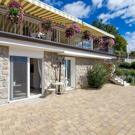 1 Bedroom Stunning In